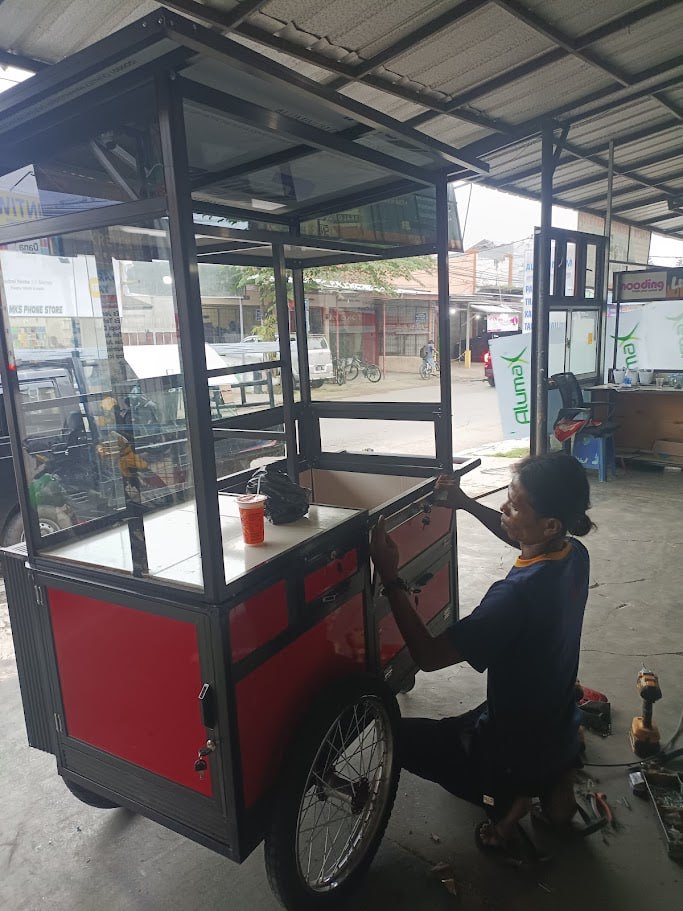 Pengerjaan aluminium di bengkel Aluminium Subang